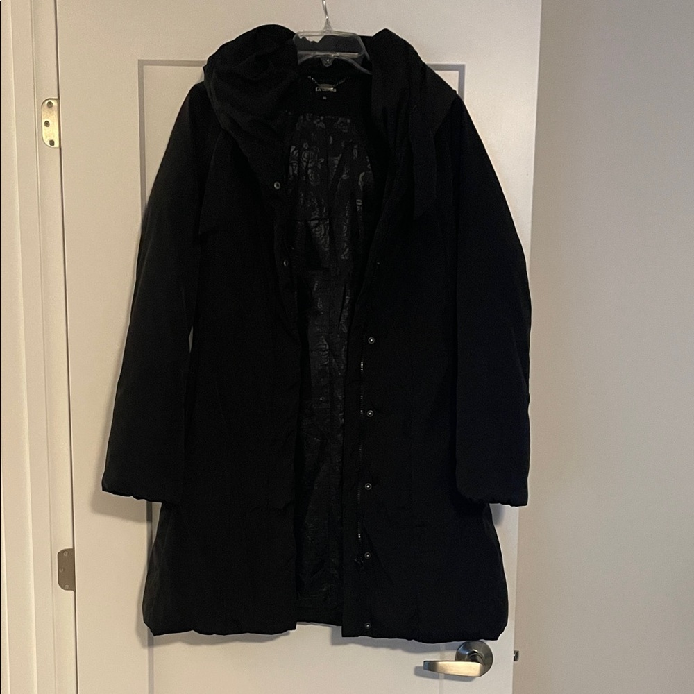 Stylish Black Hooded Puffer Coat